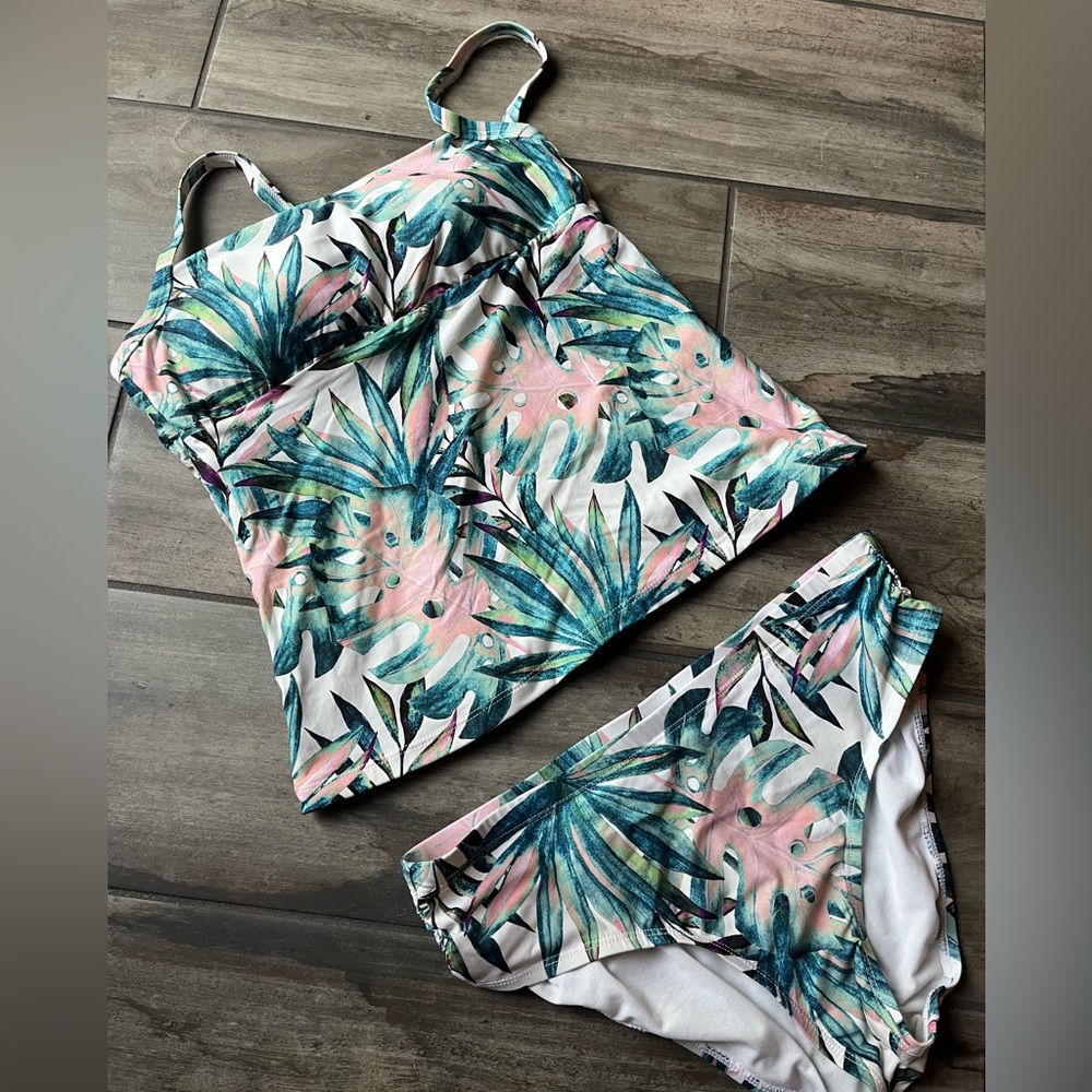 2 piece tankini Palm Leaves 🍃👙